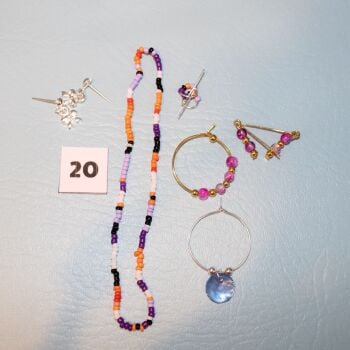 Clearance - Fits Pedigree Sindy - S020 jewellery