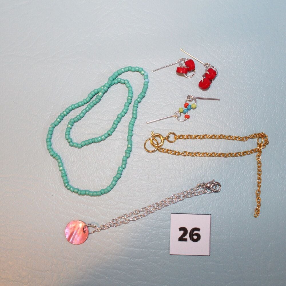 Clearance - Fits Pedigree Sindy - S026 jewellery