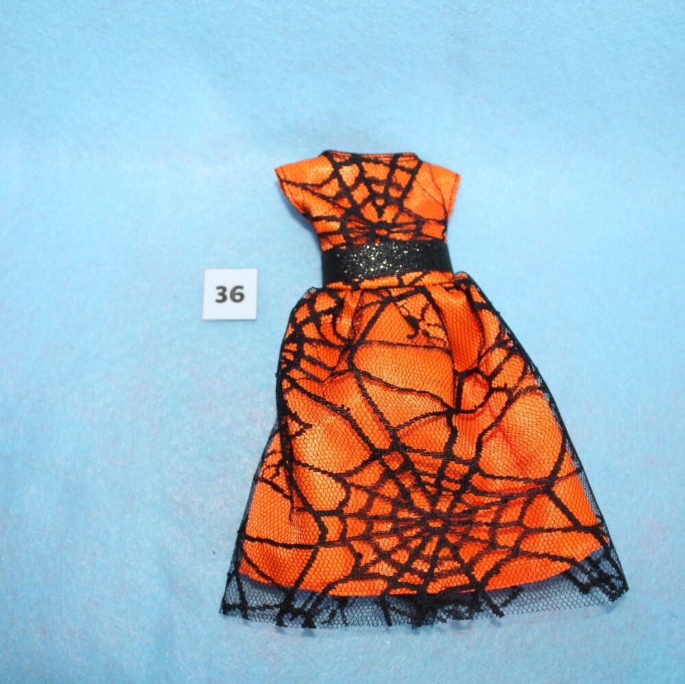 Clearance - Fits Pedigree Sindy - S036