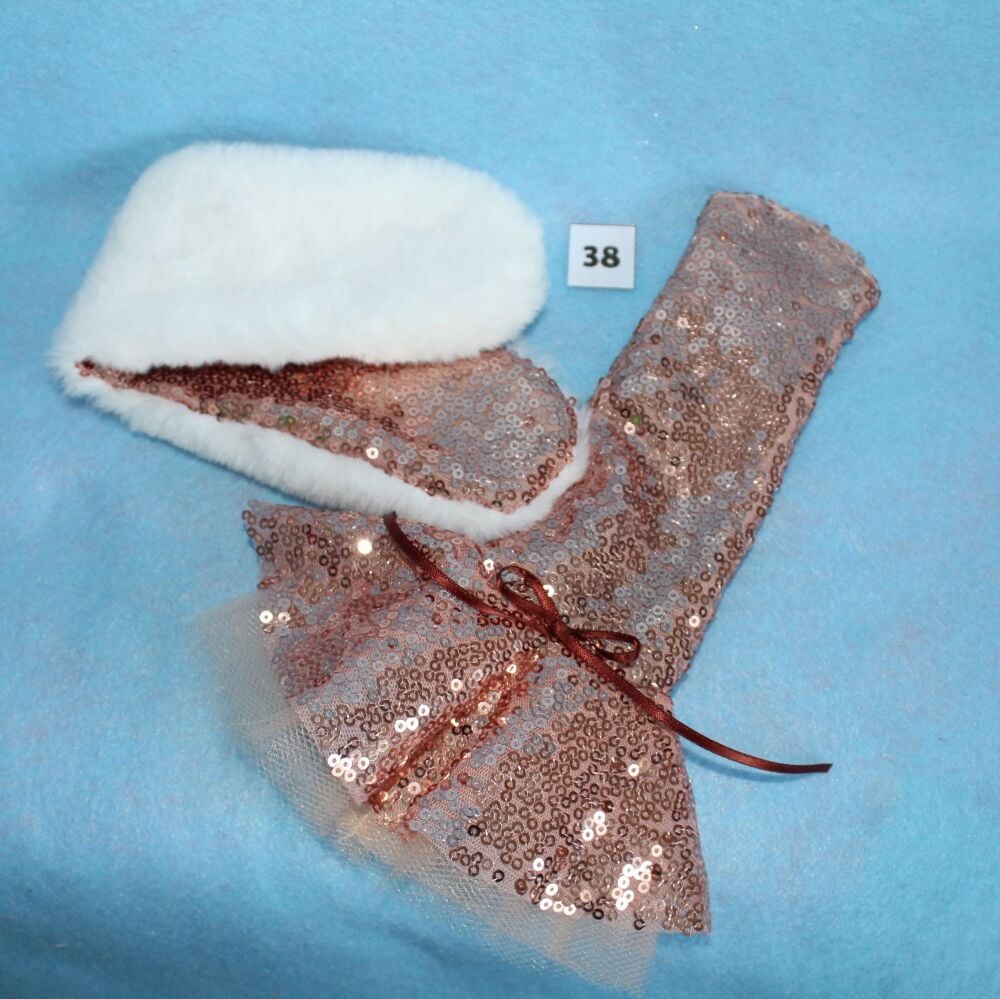 Clearance - Fits Pedigree Sindy - S038