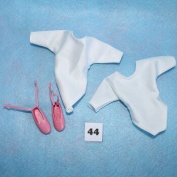 Clearance - Fits Pedigree Sindy - S044 (shoes are used)