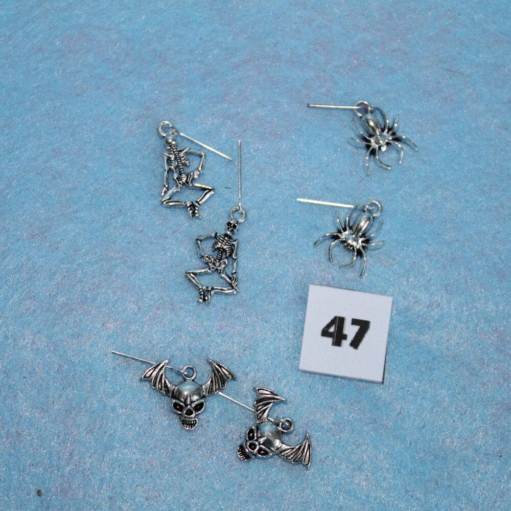 Clearance - Fits Pedigree Sindy - S047 assorted earrings