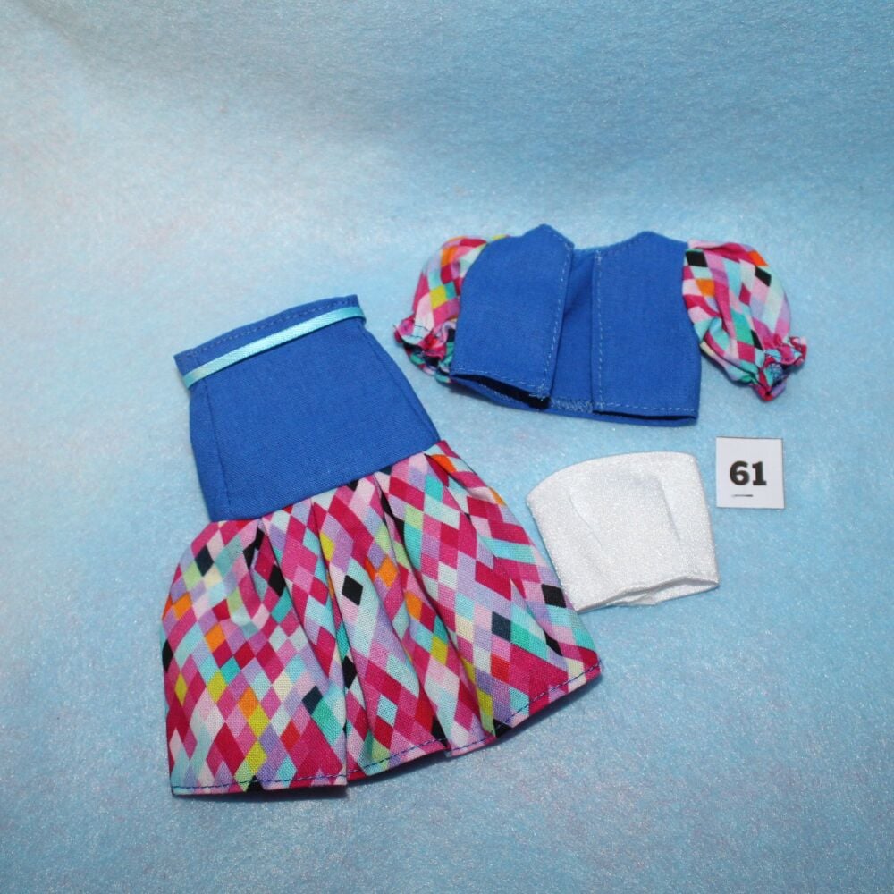 Clearance - Fits Pedigree Sindy - S061