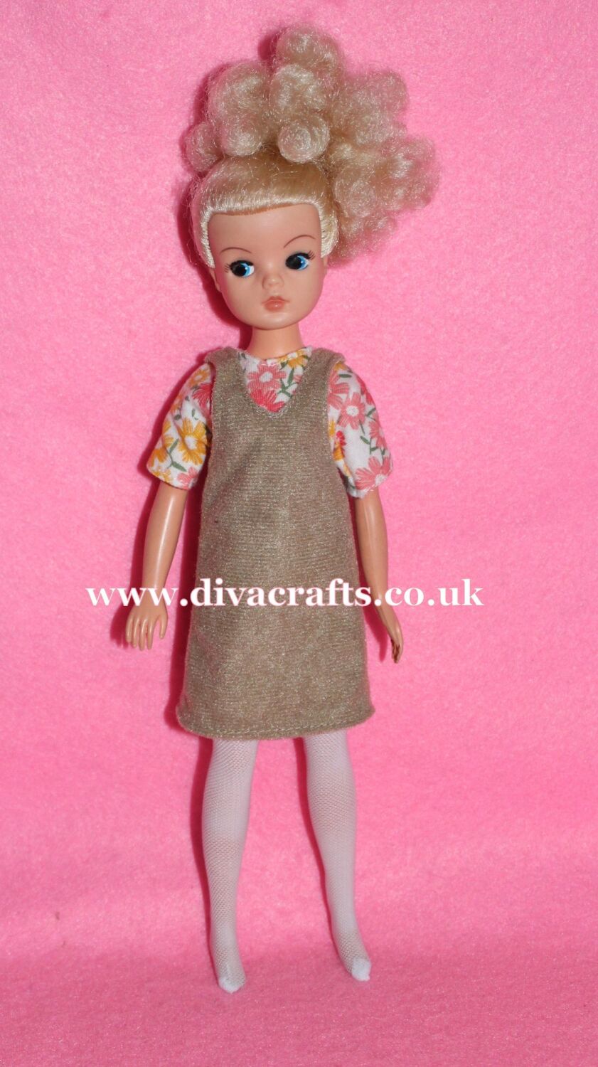 Handmade by Cazjar Pedigree Sindy Fashion - 095