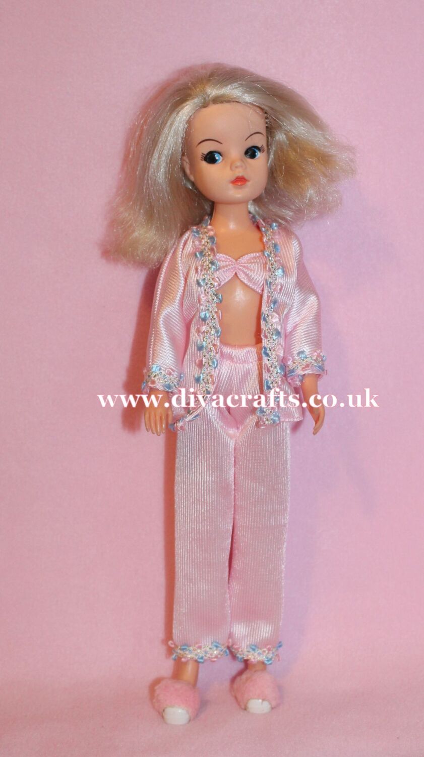 Handmade by Cazjar Pedigree Sindy Fashion - 134