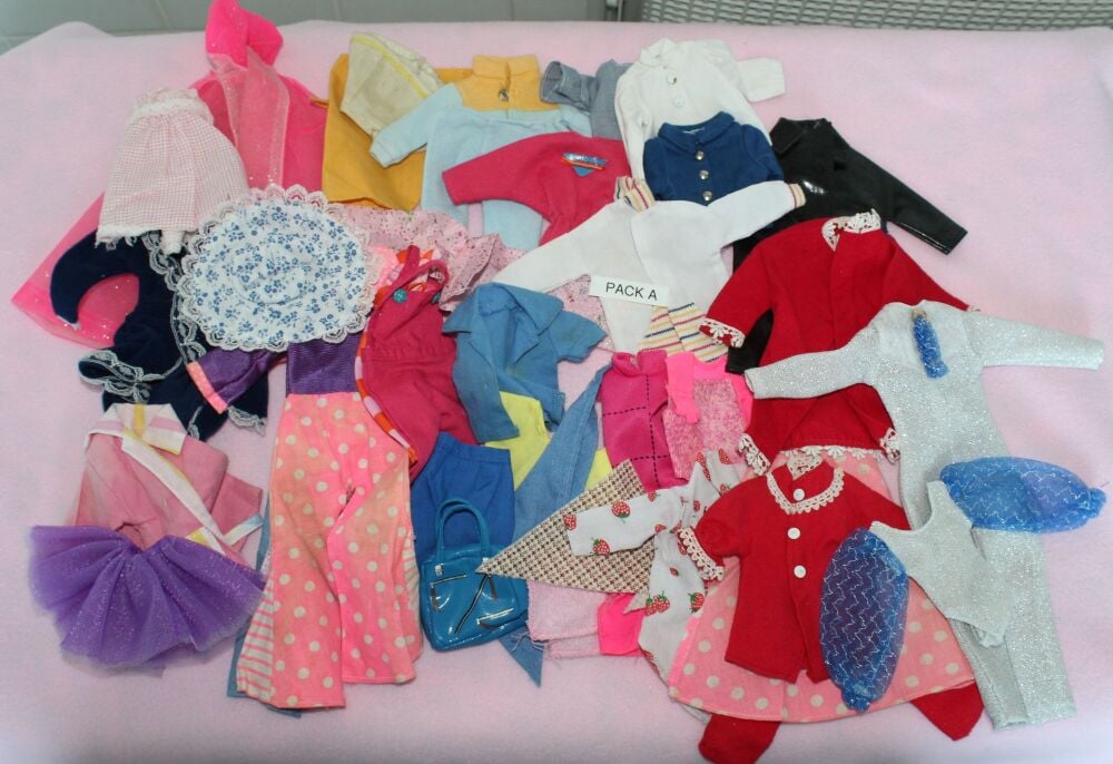 Clearance Item - Job Lot of Dolls Clothes USED #1