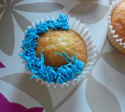 cookie monster cupcake tutorial diva crafts (2)