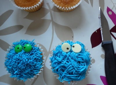 cookie monster cupcake tutorial diva crafts (6)