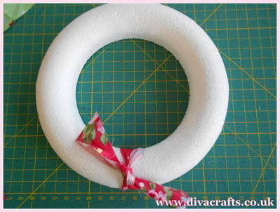 fabric wreath part 3 diva crafts