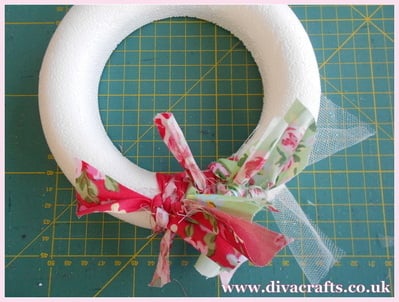 fabric wreath part 4 diva crafts