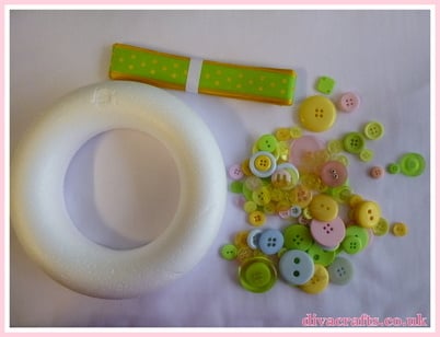 button wreath free tutorial diva crafts