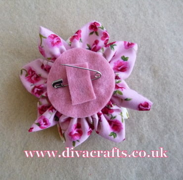 fabric flower free project diva crafts (7)