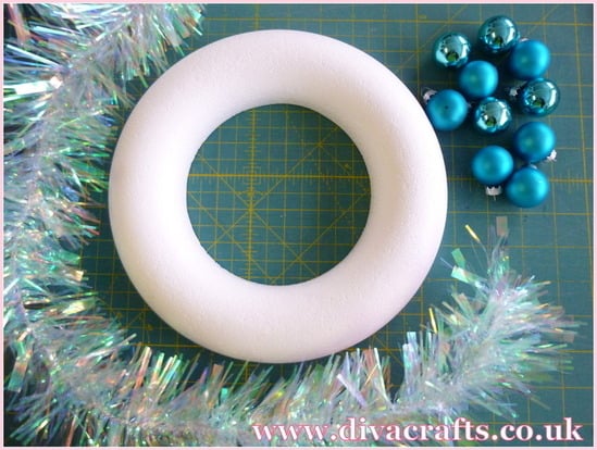 tinsel wreath free project diva crafts (1)