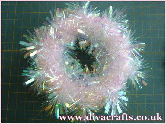 tinsel wreath free project diva crafts (2)