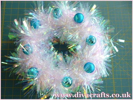 tinsel wreath free project diva crafts (4)
