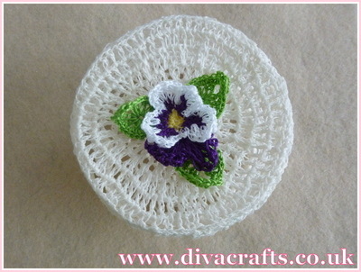 Diva Crafts crochet pot with flower (2)