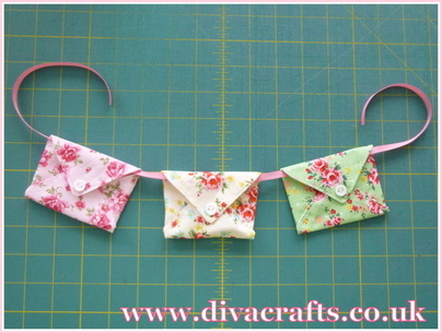 mini envelope bunting diva crafts (4)