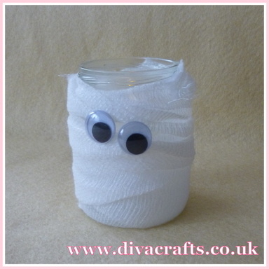 mini project spooky mummy jar halloween diva crafts (2)