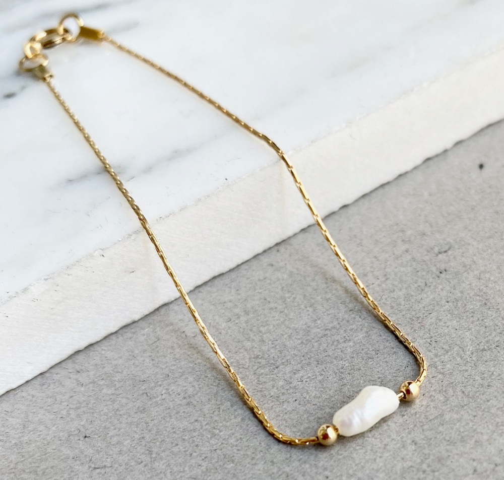 Single Pearl Bracelet
