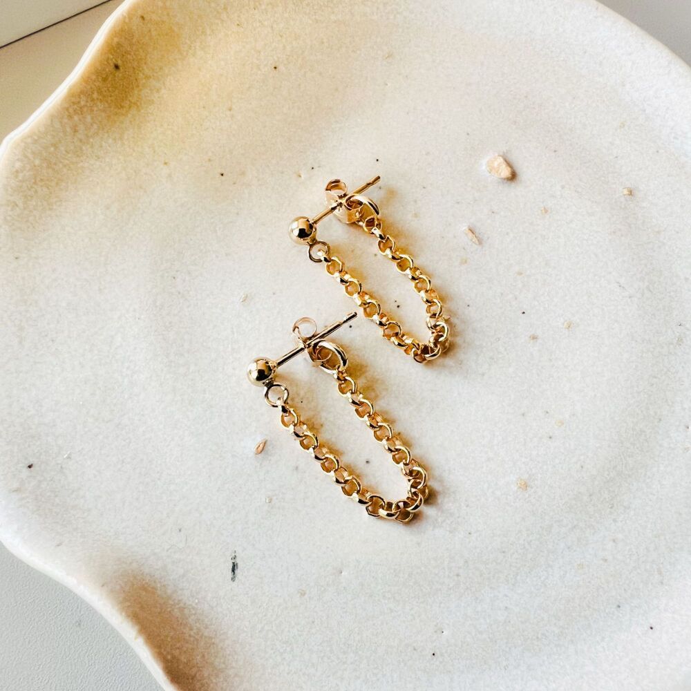 Chain stud earrings