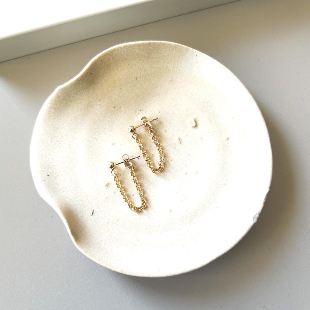 Chain stud earrings