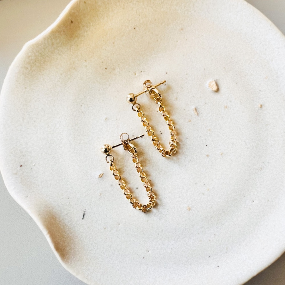 Chain stud earrings