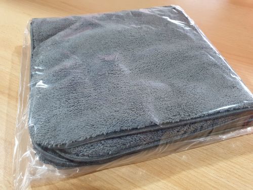 DMC 1000gsm 40cm  x40cm dense pile towel, silk banded.