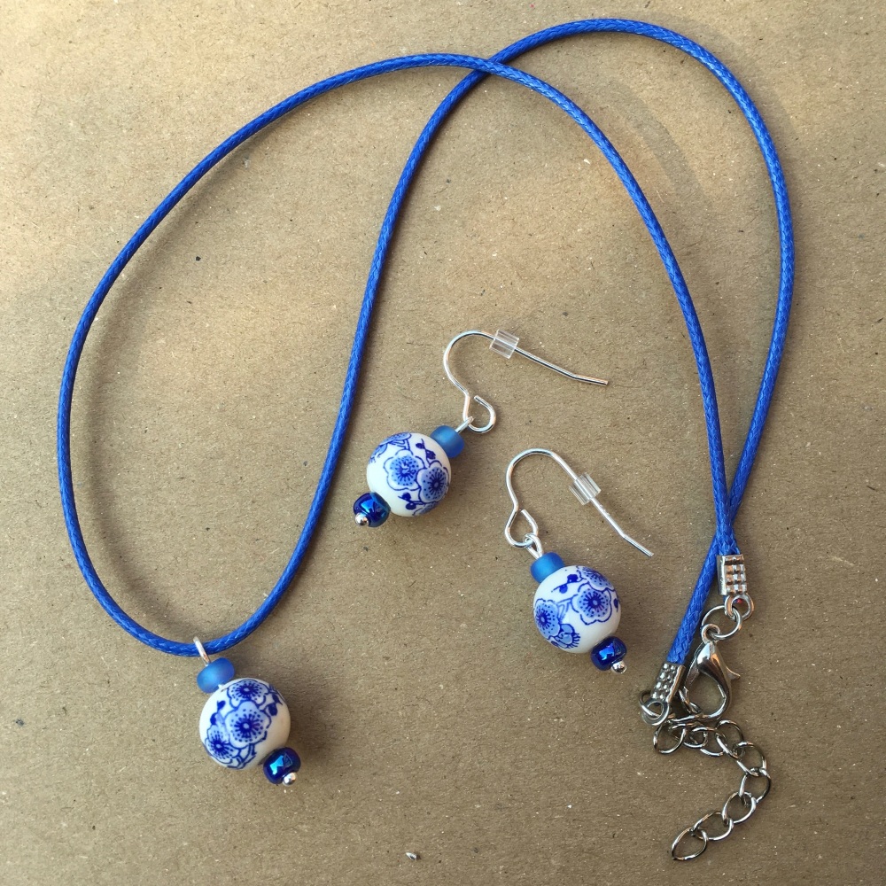 Blue Floral Bead Set