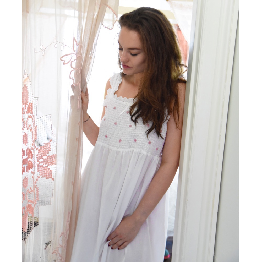 Romantic Sleeveless White Cotton Nightdresses