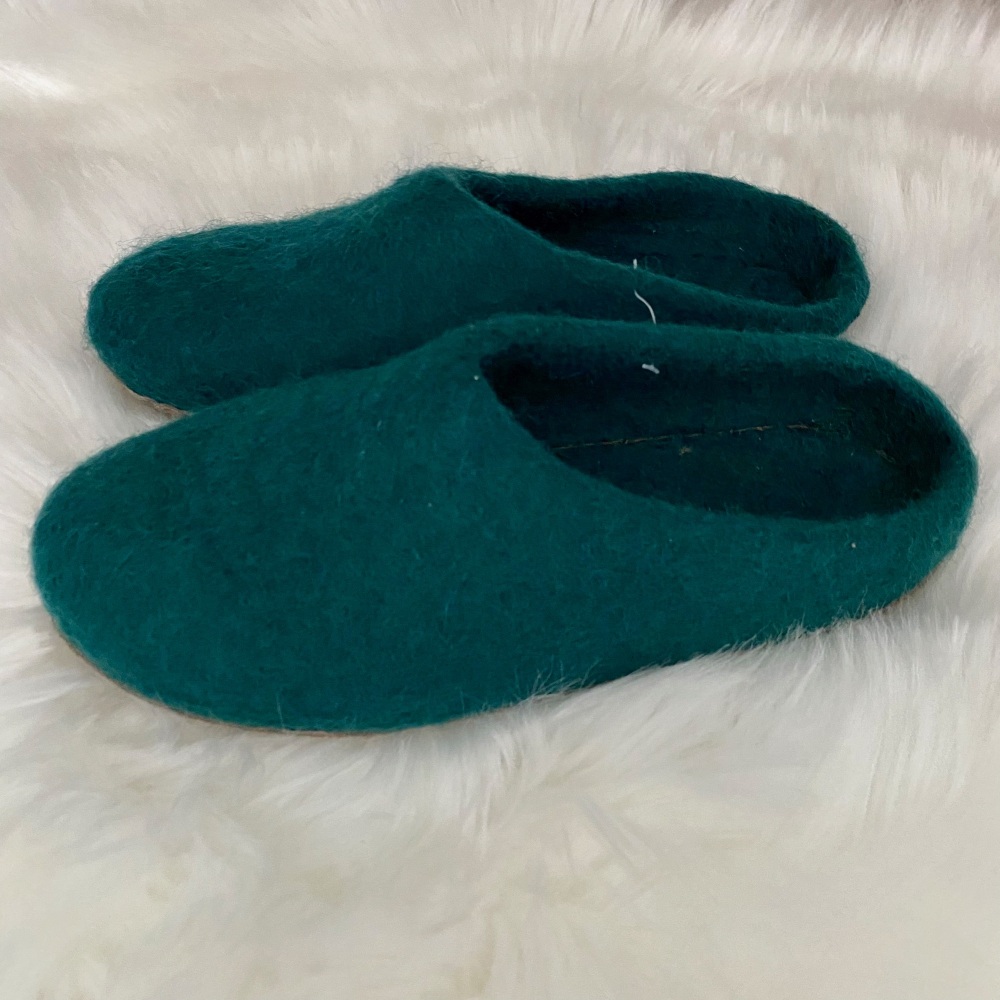 Slip-on Felted Wool Slippers - Teal Green