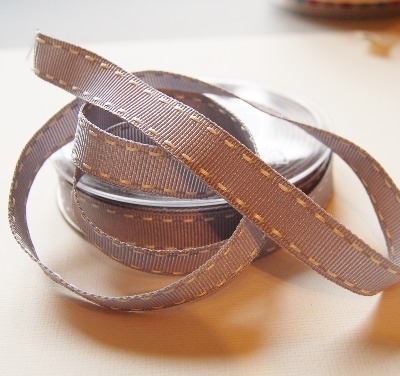 Berisfords Vintage stitched ribbon - 15mm grey/cream