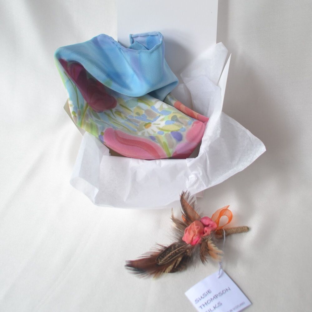 pocket square and buttonhole gift box