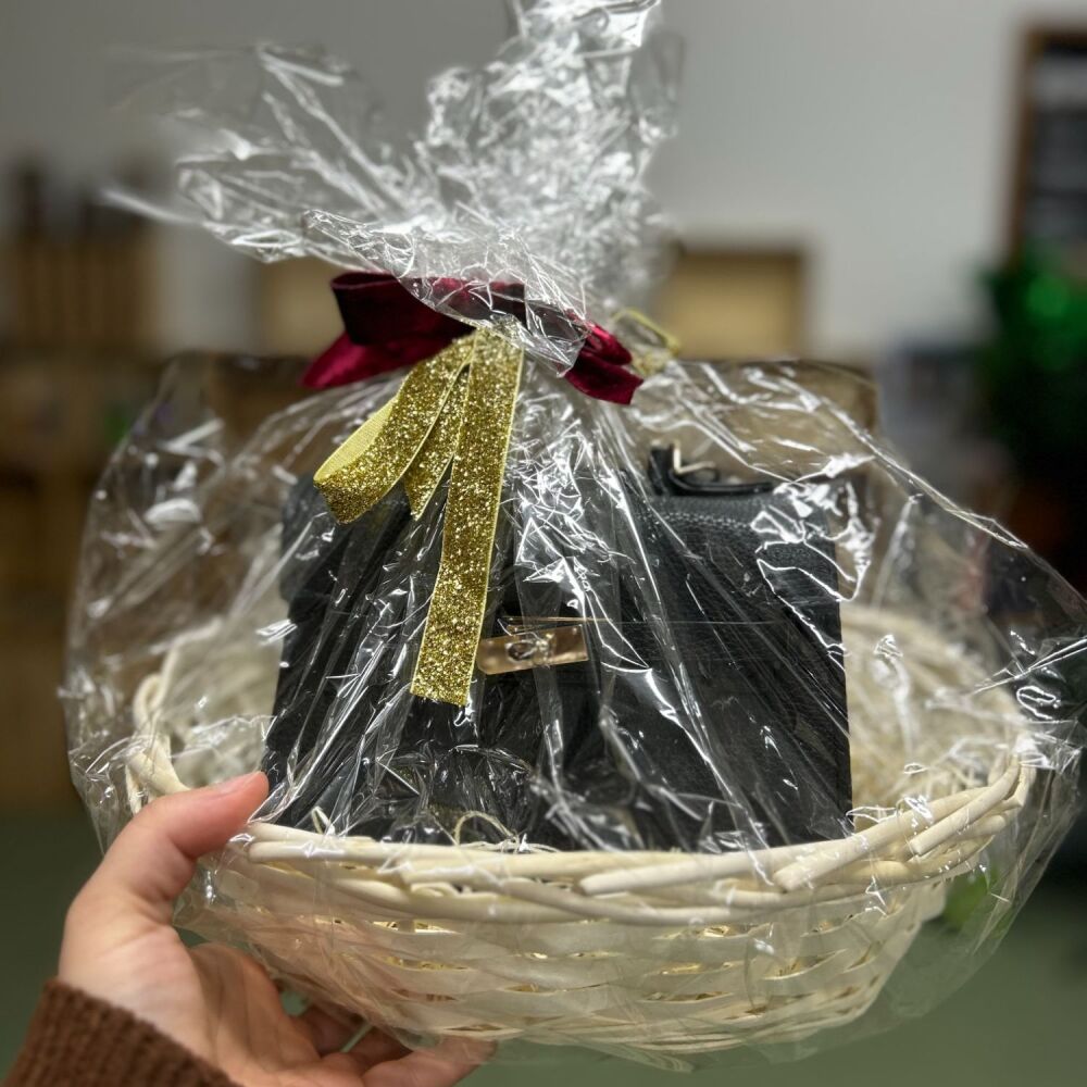 Oakwood Dog Rescue Raffle - &pound;1 for a chance to win 1 of 4 hampers!