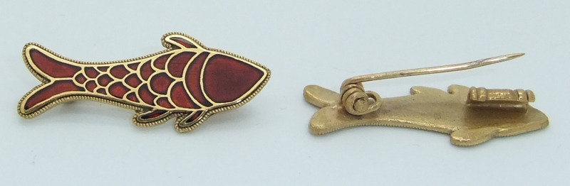 frankish fish brooch rear