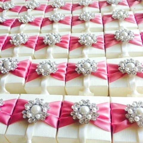 Vintage style favour boxes with brooch personalised with a name tag