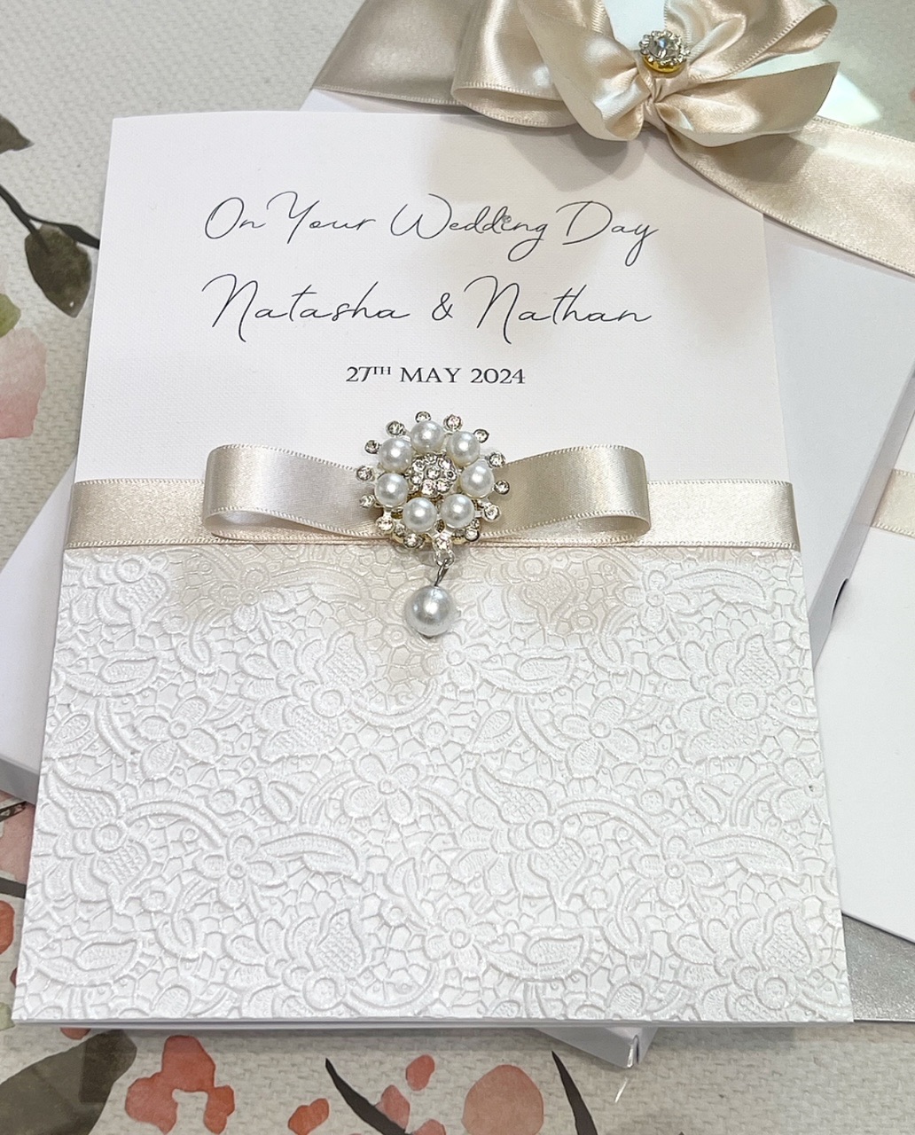Pearl wedding day card with gift box