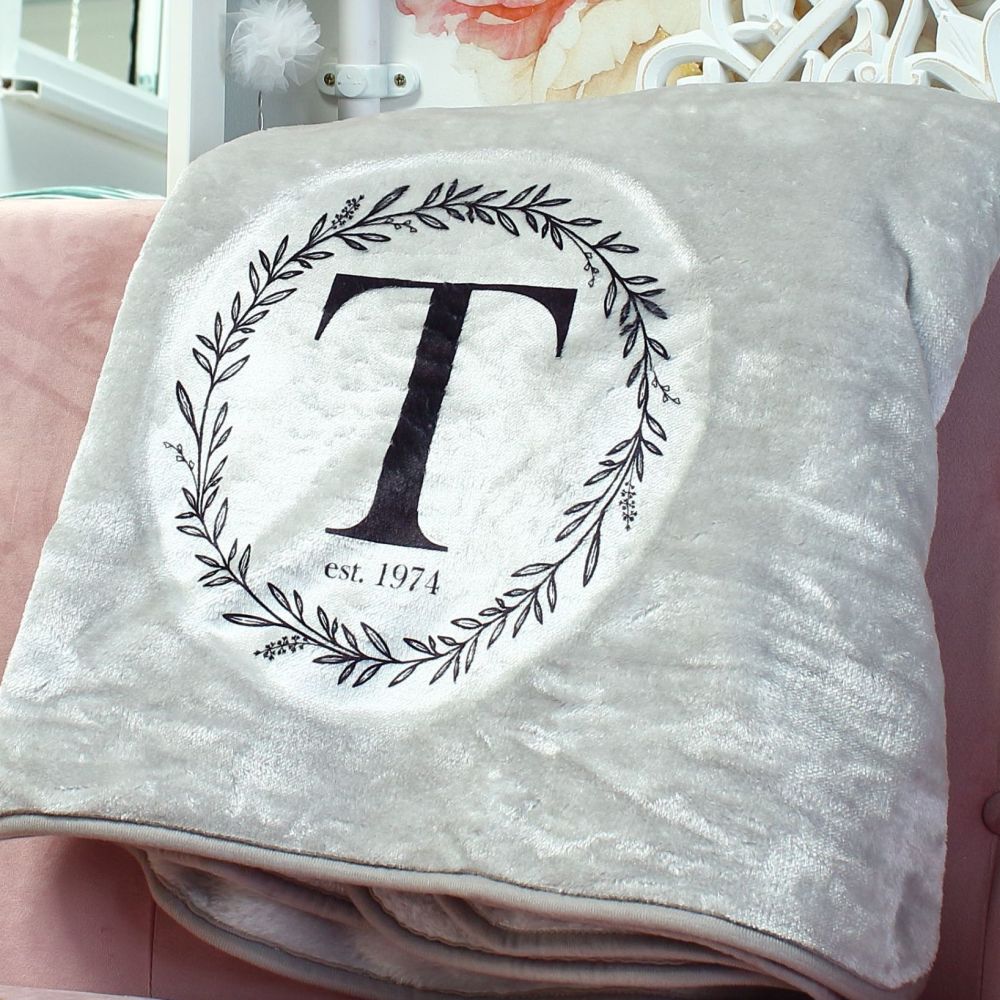 <!-- 110-->Snuggle blanket - Monogram