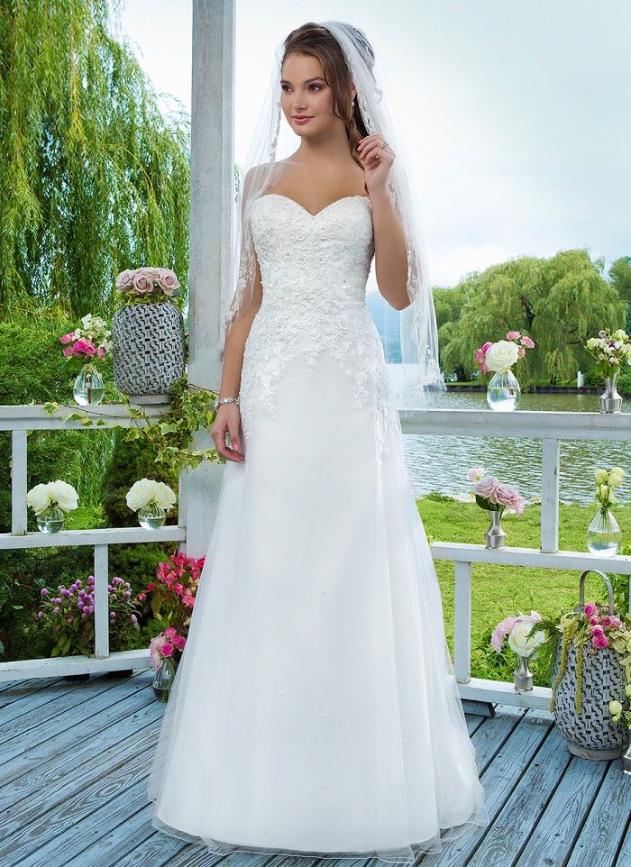 New Stella York Satin & Beaded A-Line Gown - Style 5973 - Size 18