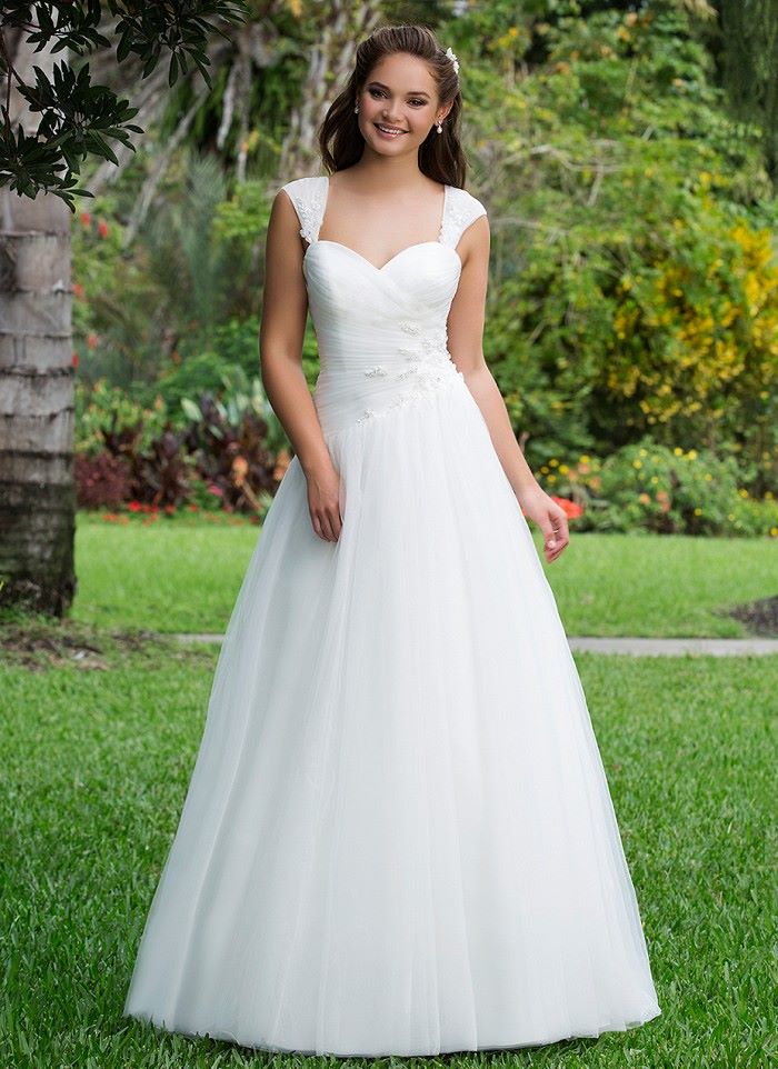 New Sweetheart Ivory Organza A-Line Gown - Style 6100 - Size 20