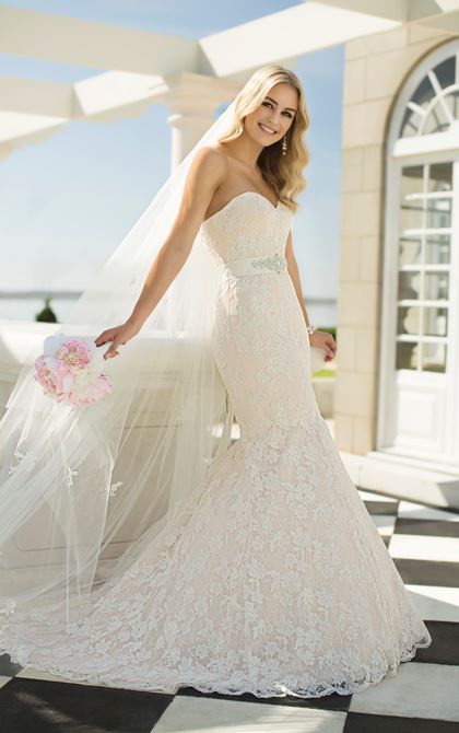 Stella York Lace Trumpet Style Gown - Style 5865 - Size 14 - Sample Sale Dr