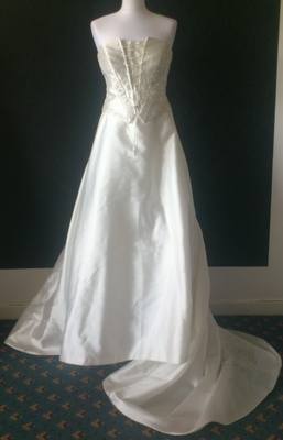 Diana Gray Beautiful Ivory Wedding Gown - Size 14