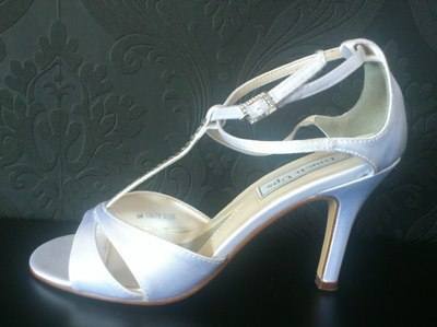 Up White Diamonte Detail Wedding Shoes Size 4 Touch Up White Diamonte Detail Wedding Shoes Size 4
