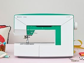Husqvarna Viking - Jade 20 - Electronic Sewing Machine