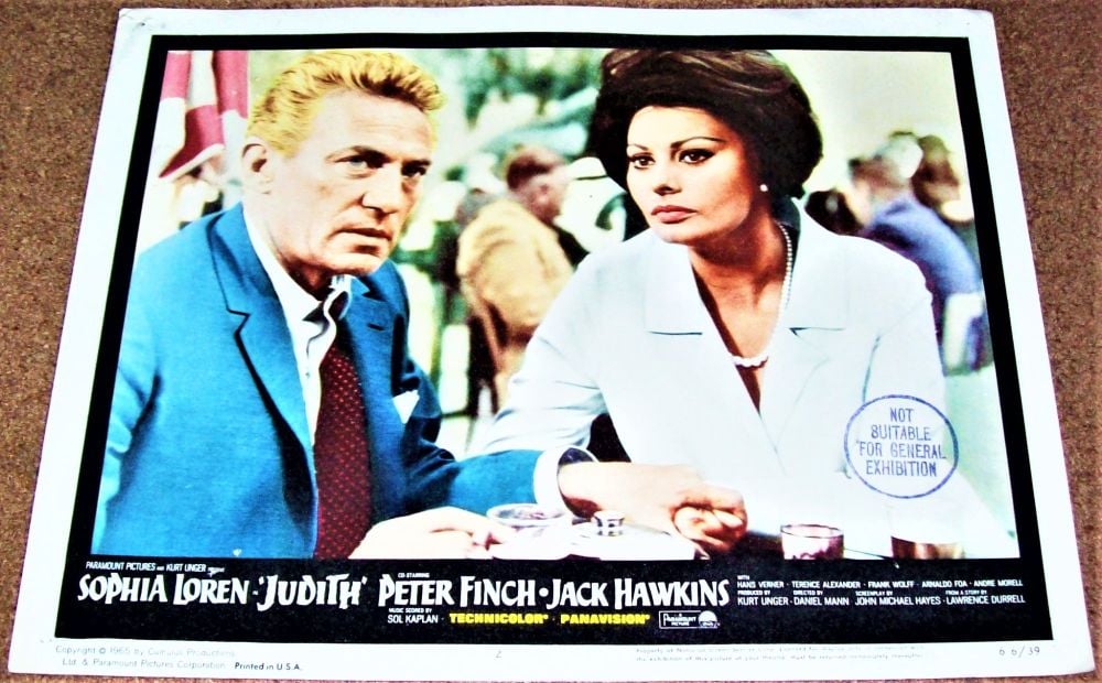 JUDITH SOPHIA LOREN PETER FINCH STUNNING RARE US FILM FRONT OF HOUSE STILL 