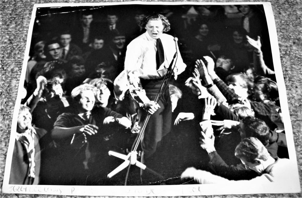 JERRY LEE LEWIS STUNNING RARE BLACK & WHITE PROMOTIONAL PHOTOGRAPH MAY 8th 