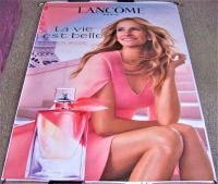 JULIA ROBERTS STUNNING PROMO POSTER FOR 'LA VIE EST BELLE LANCOME' PERFUME 2018