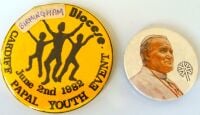 POPE JOHN PAUL II CATHOLIC BRITISH VISIT FABULOUS RARE X 2 METAL BADGES 1982