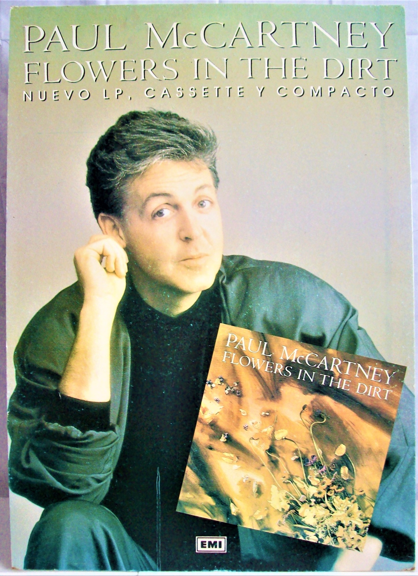 THE BEATLES PAUL McCARTNEY SPANISH RECORD COMPANY PROMO SHOP DISPLAY STANDEE 'FLOWERS IN THE DIRT' ALBUM 1989.JPG