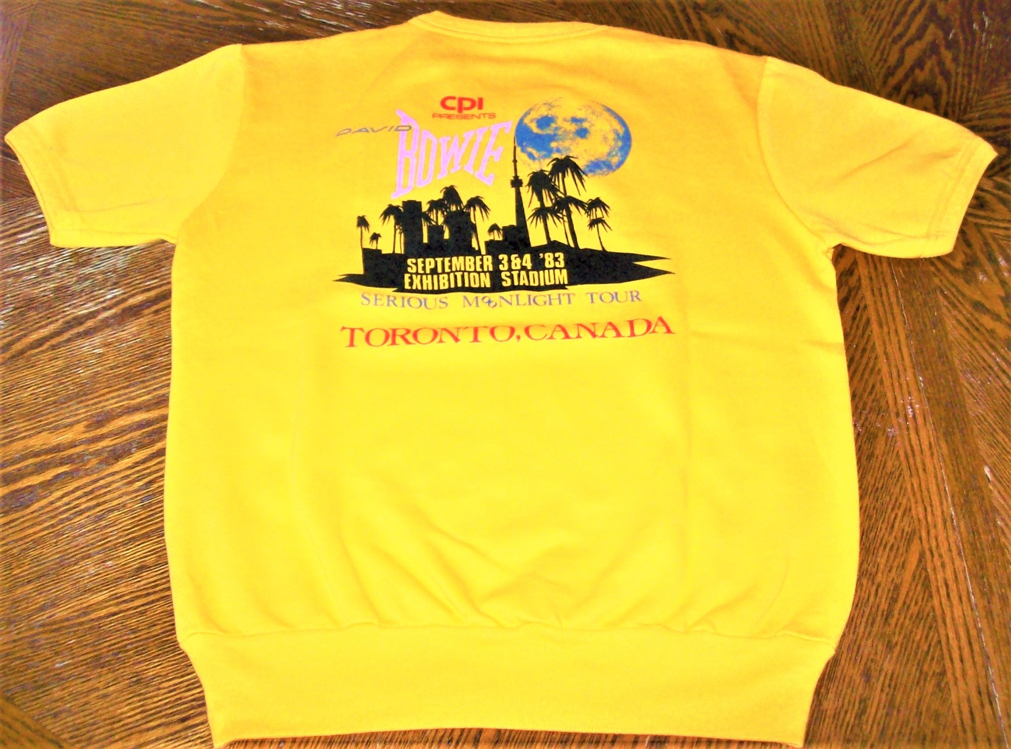 DAVID BOWIE YELLOW T-SHIRT EXHIBITION STADIUM TORONTO CANADA SEPTEMBER 3rd & 4th 1983 SERIOUS MOONLIGHT TOUR.jpg