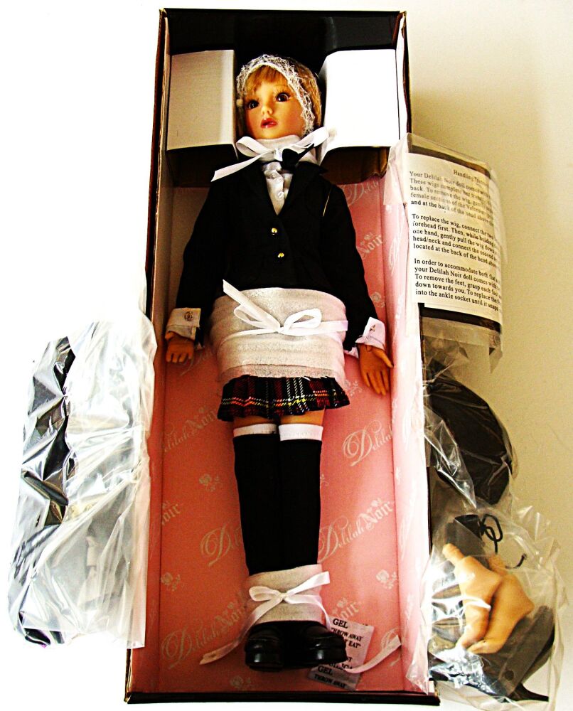 DELILAH NOIR THE ASHTON DRAKE GALLERIES 1999 ABSOLUTELY SUPERB COLLECTABLE 